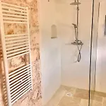 فيلة La Badessa أوستوني