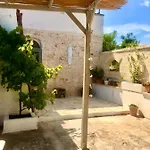 La Badessa فيلة أوستوني